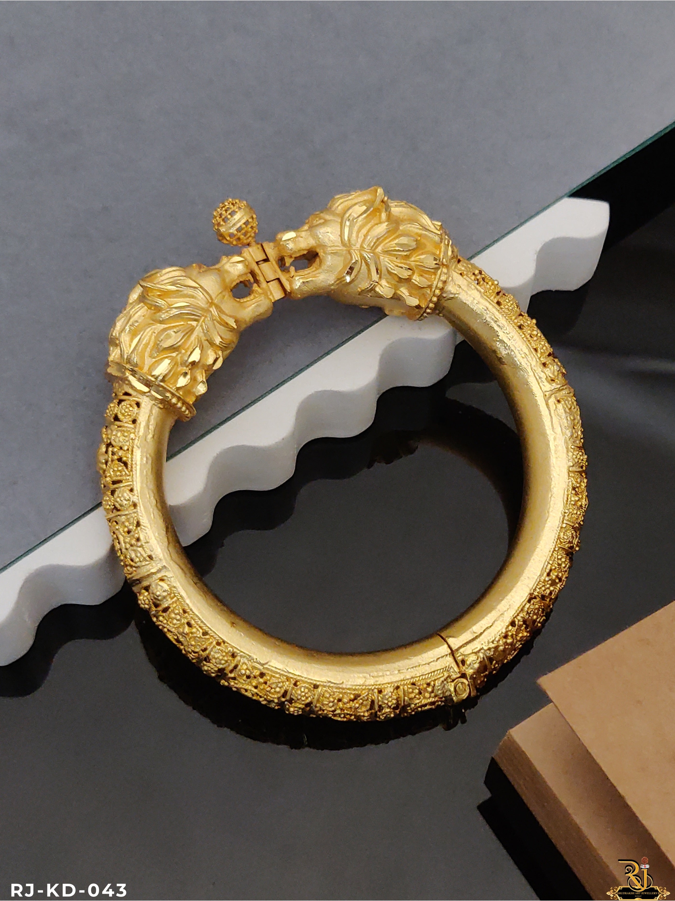 Hydrabadi Design Men's Fashion Lion face kada KD-043 – Rudraksh