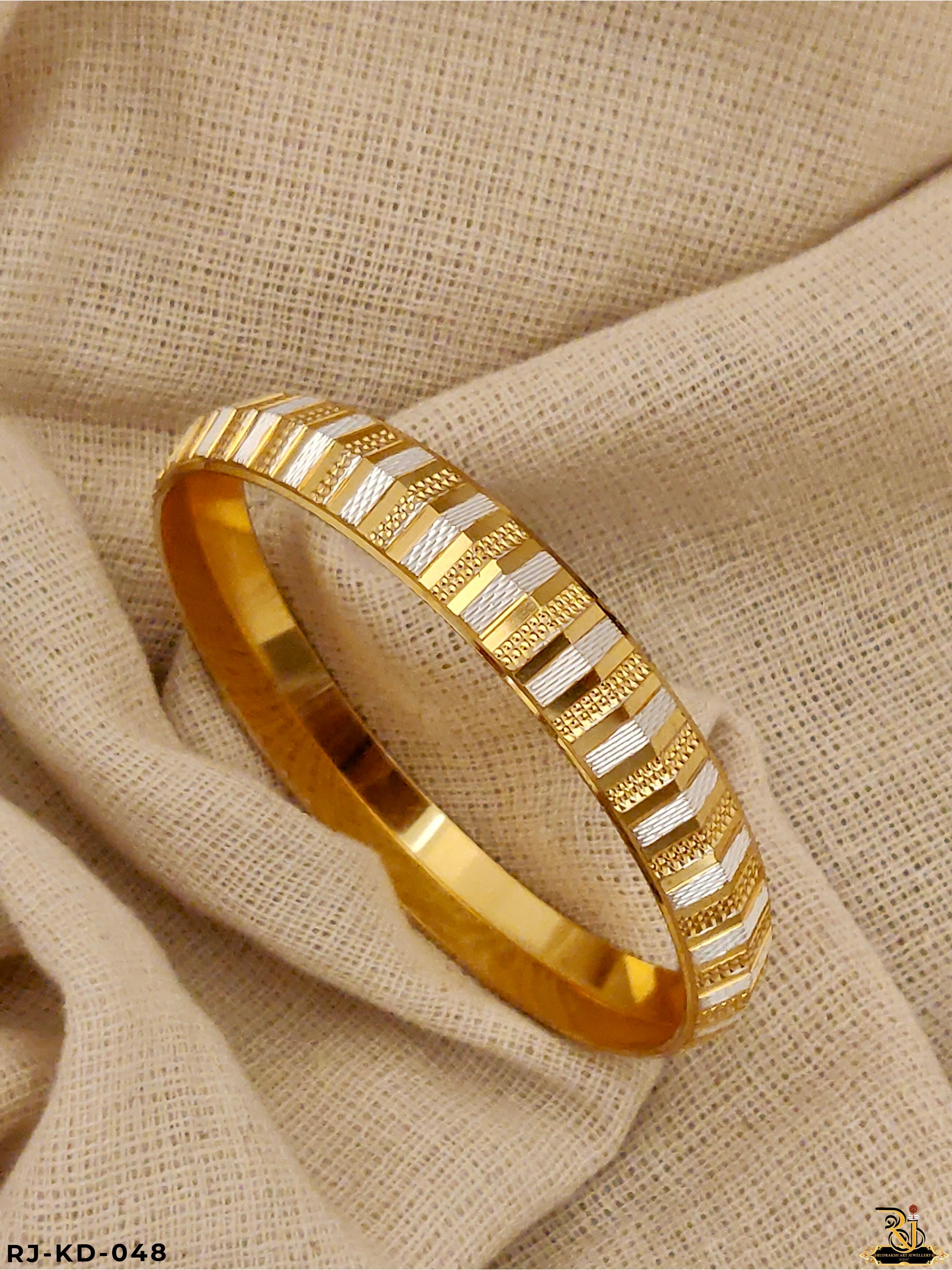 High quality finishing gold CNC one by one design to tone men's