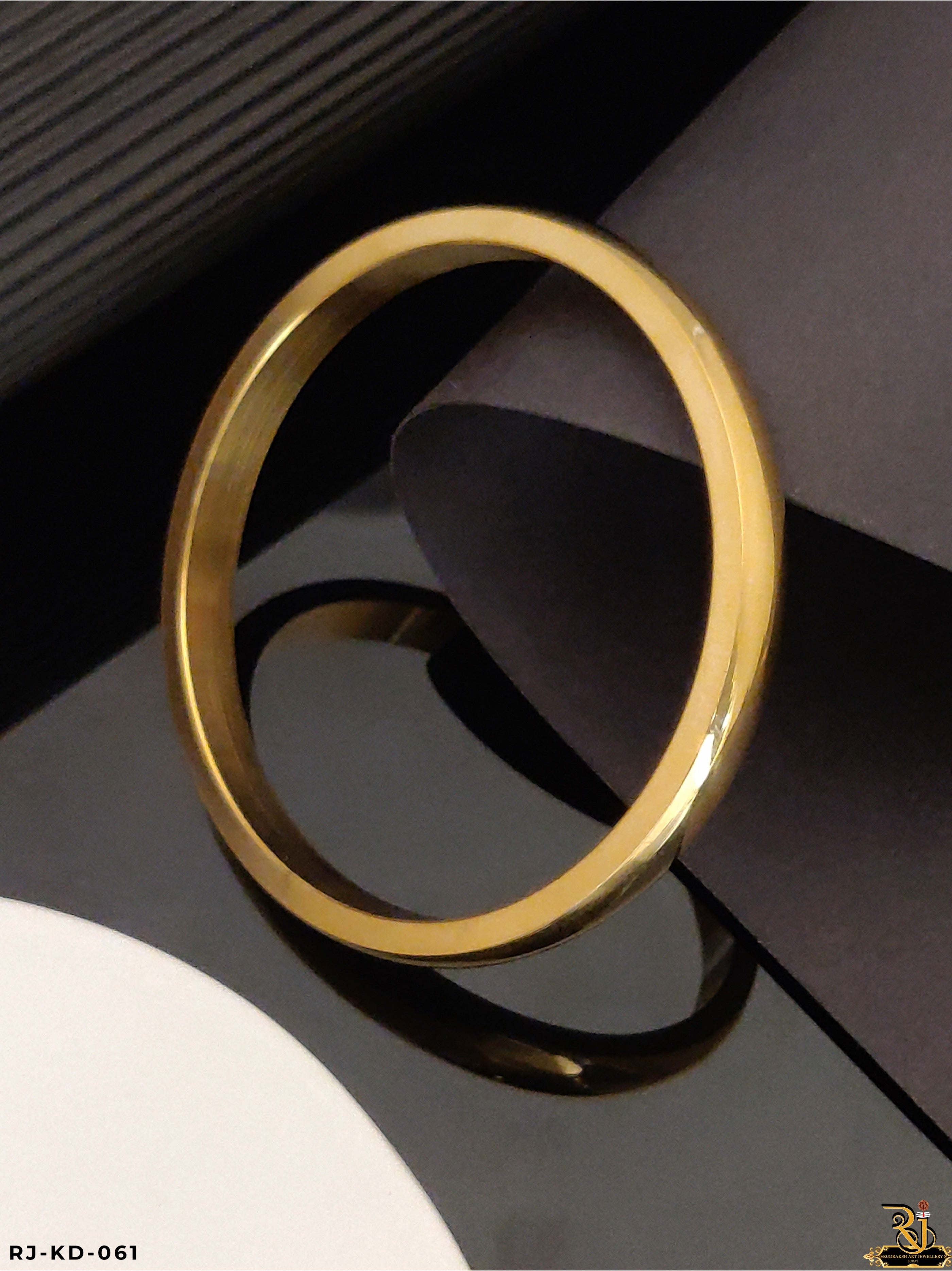 New looking design plain, simple men's fashion golden kada KD-061