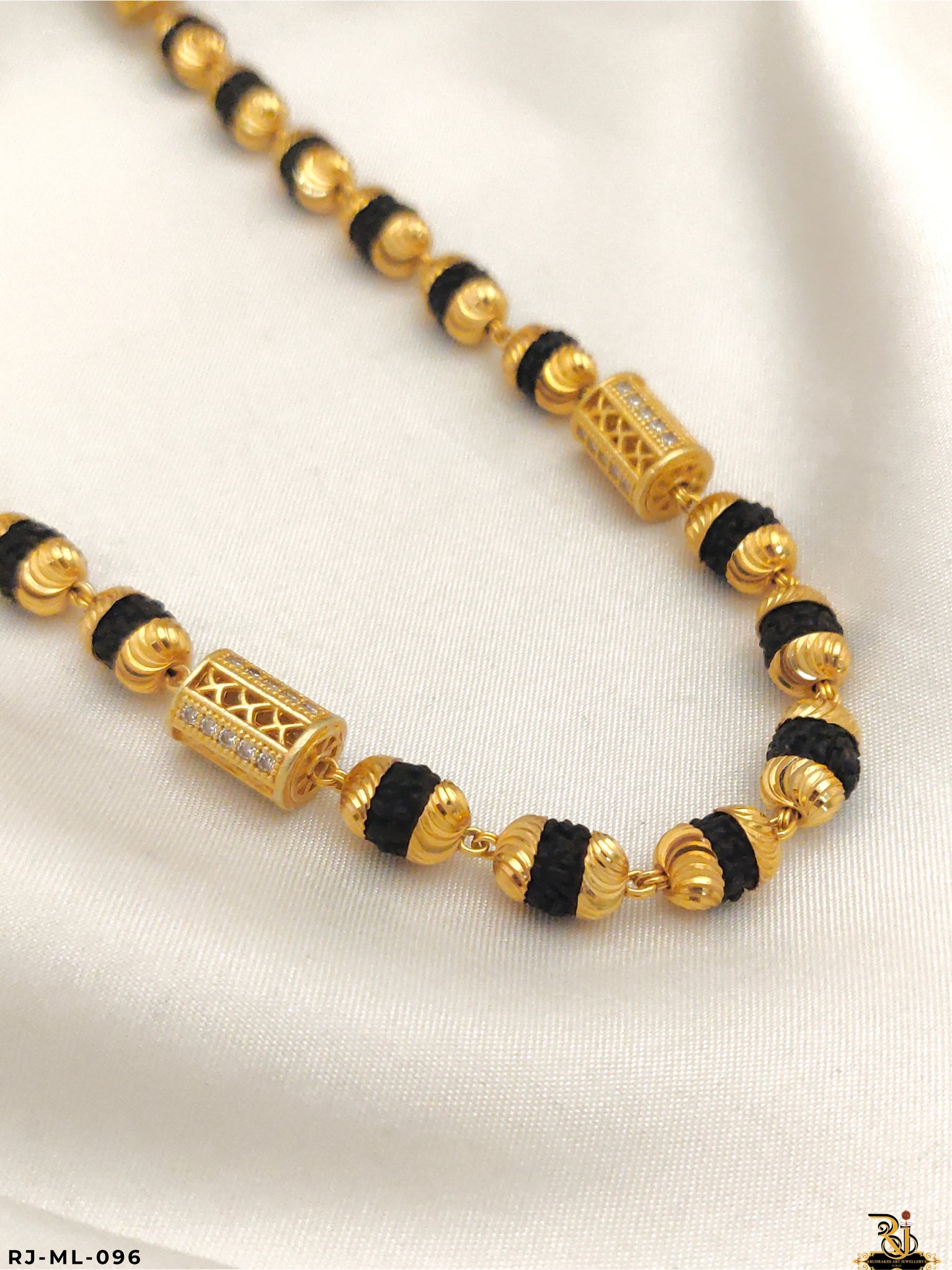 Rich Finishing Diamond Panchmukhi Rudraksh Mala-ML-096