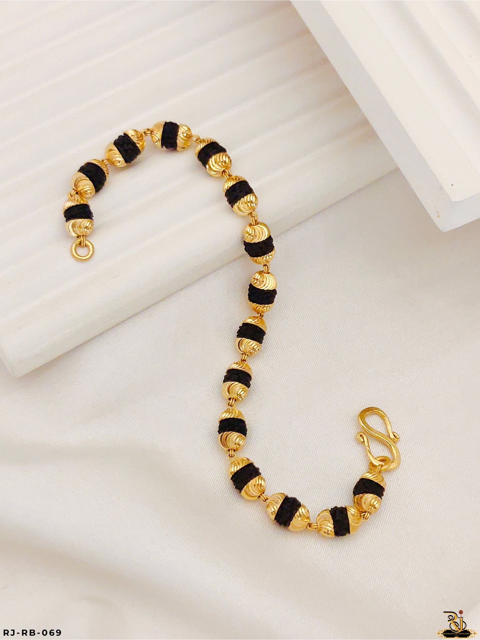 Mahadev's Blessing 5 Mukhi Singal Line 6 mm Goldpleted Rudraksh  Bracelet BR-069
