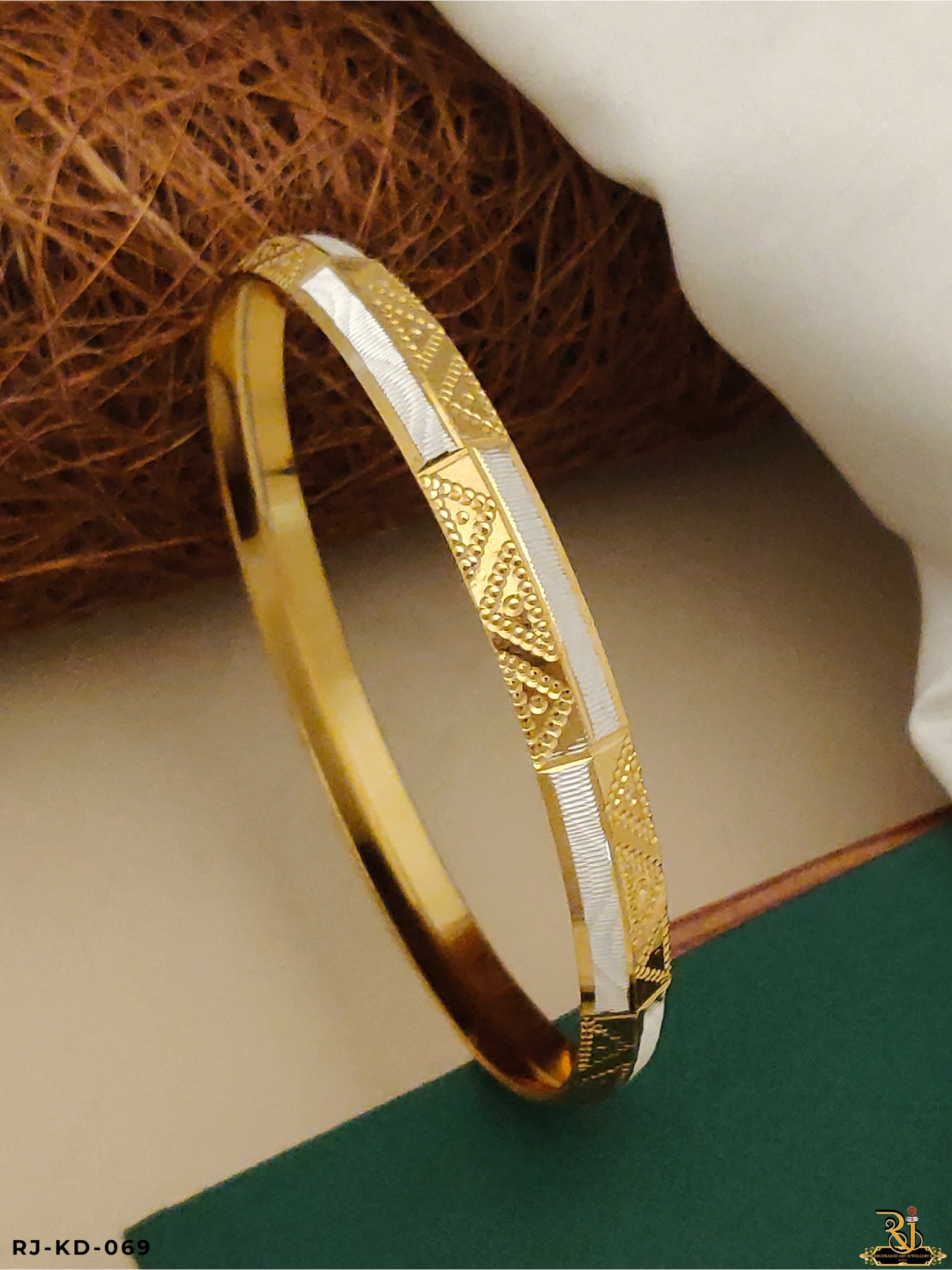 Mesmerizing Triangular Design Dual Tone CNC Kada For Men's-KD-069