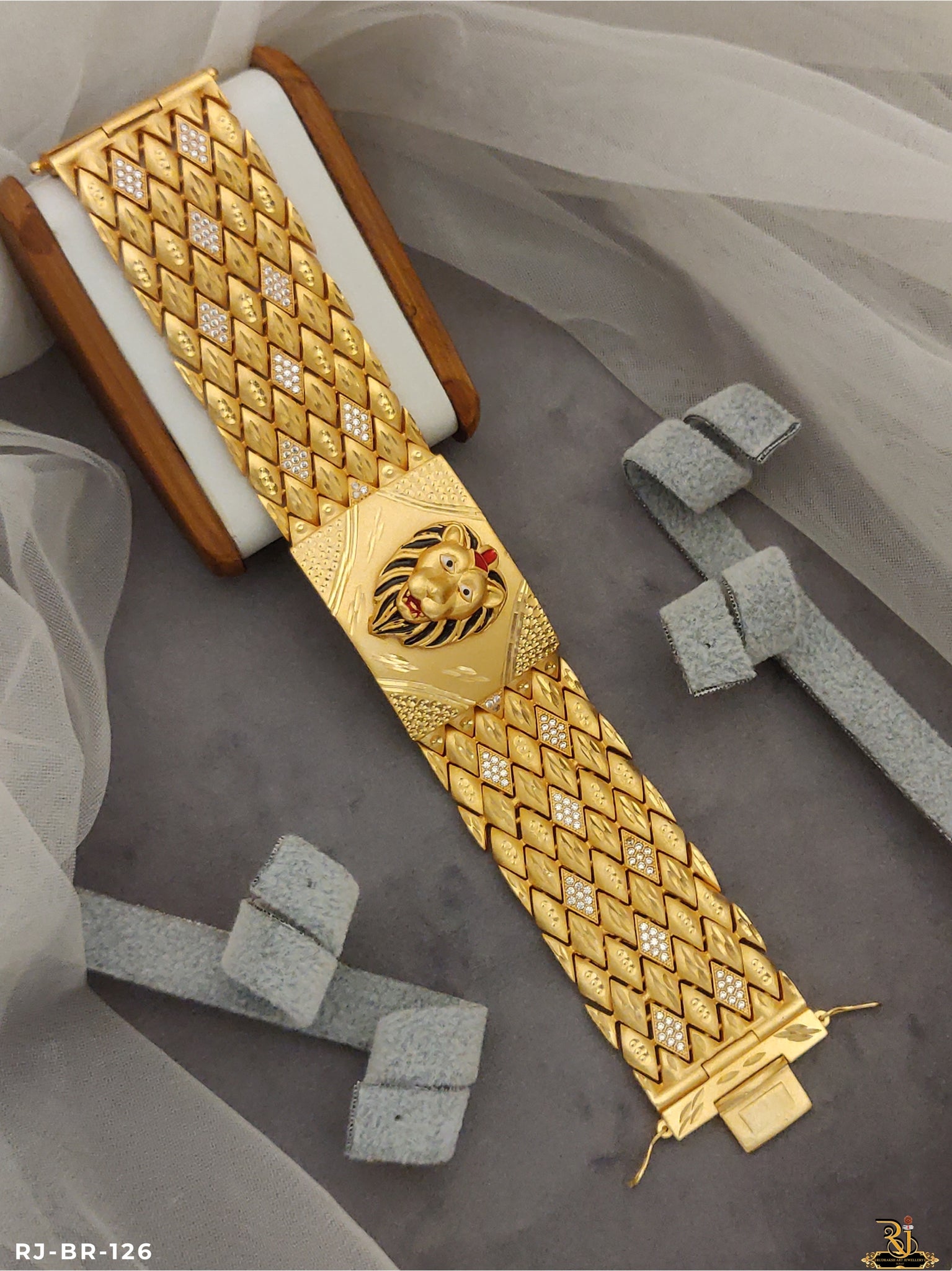 Lion Face Work High  Gold Pleted Men’s Fashion Bracelet BR-126