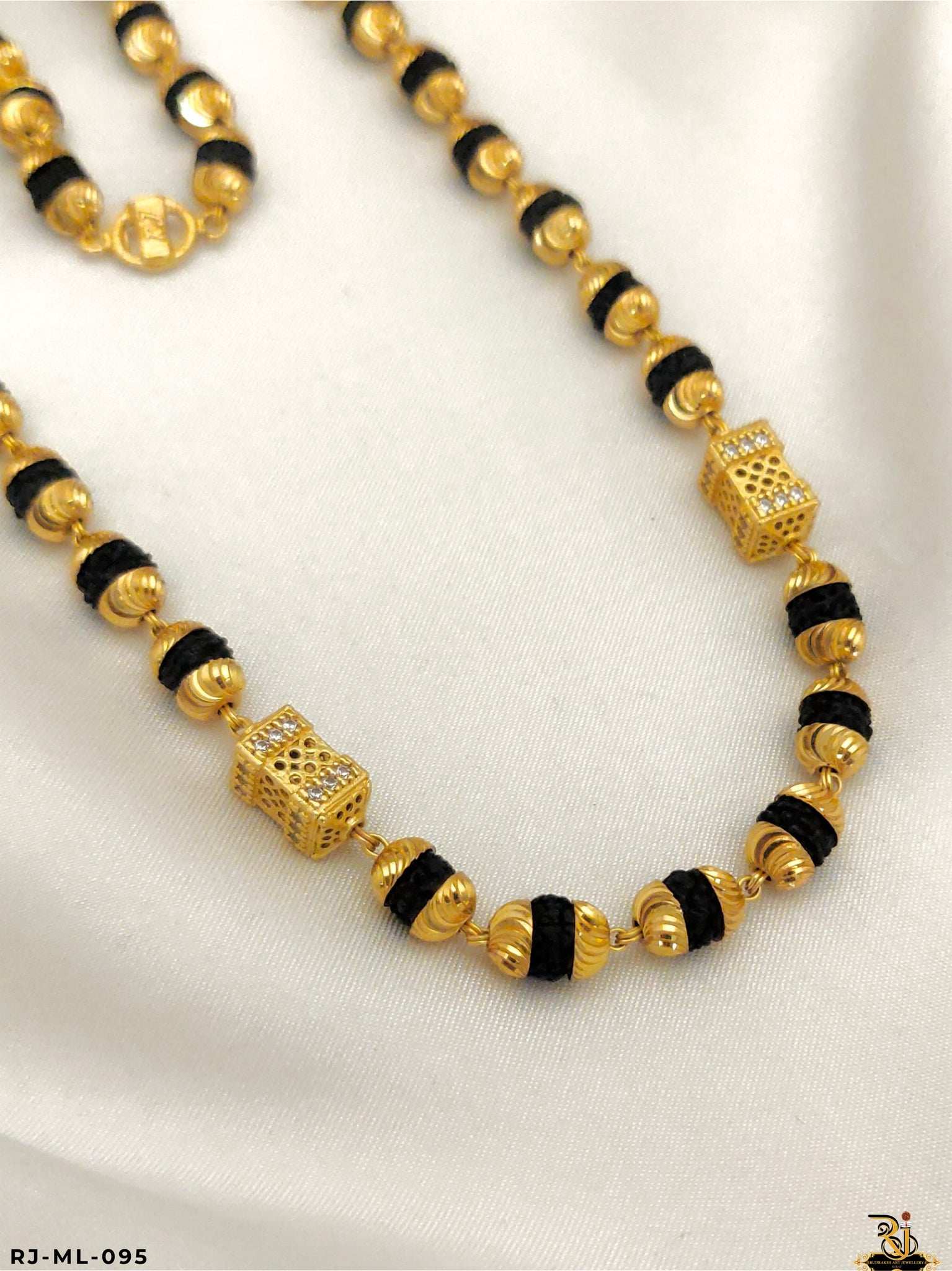 Luxurious Quality Diamond Panchmukhi Rudraksh Mala-ML-095