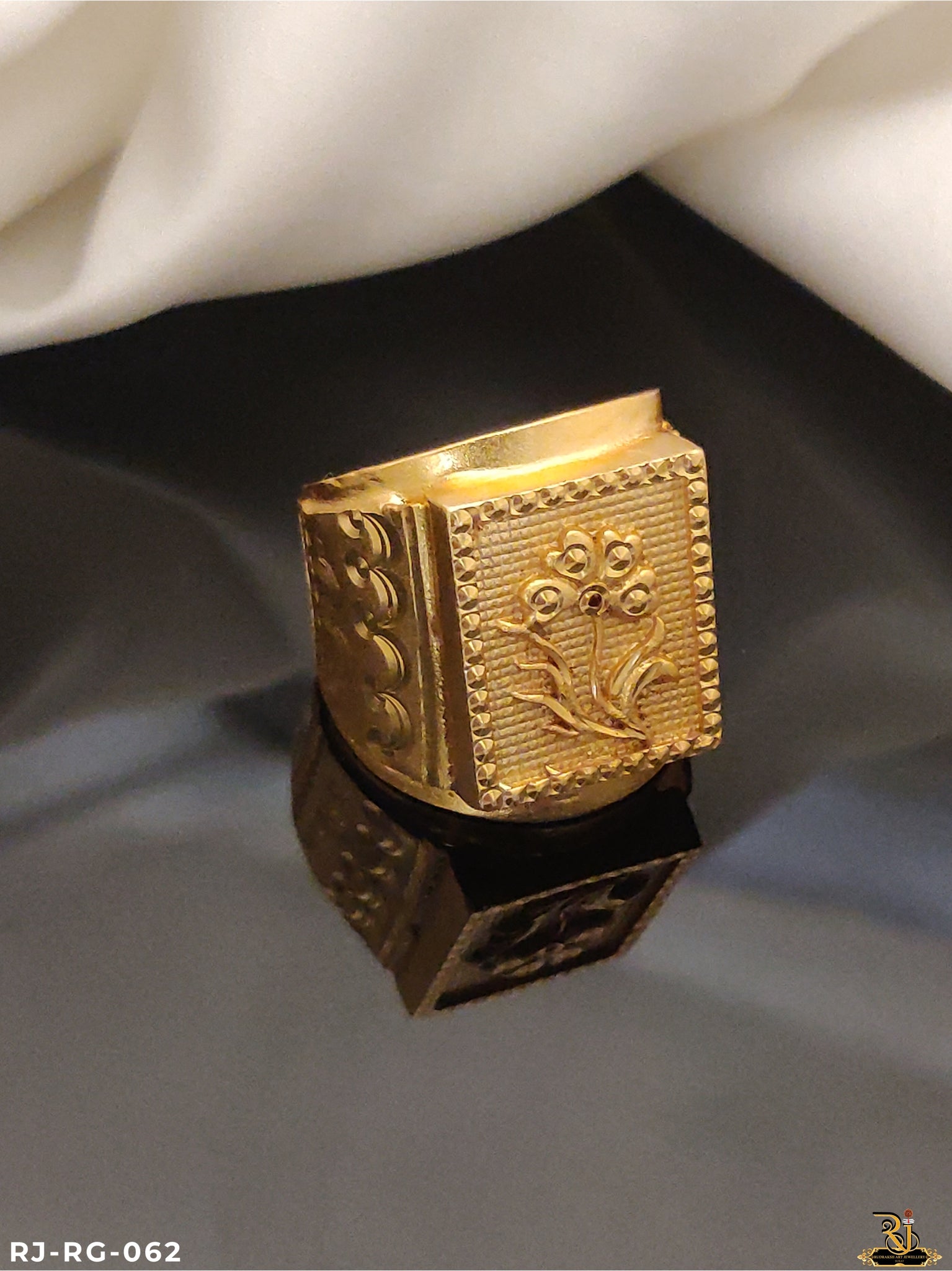 Superior Flower Design Gold Pleted Ring RG-062