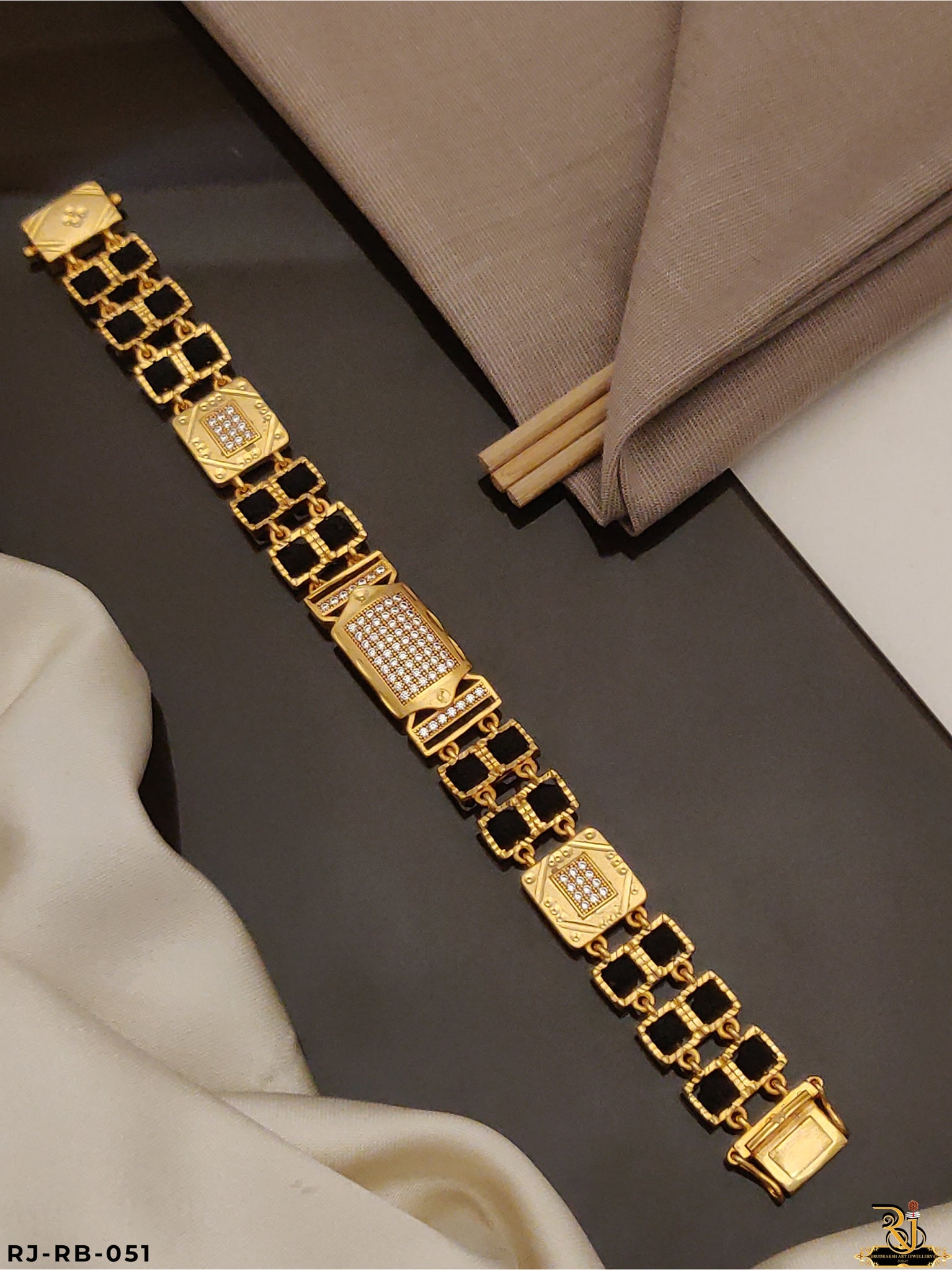 Superior Gold Design Men’s Fashion Diamond Rudraksh Bracelets BR-051