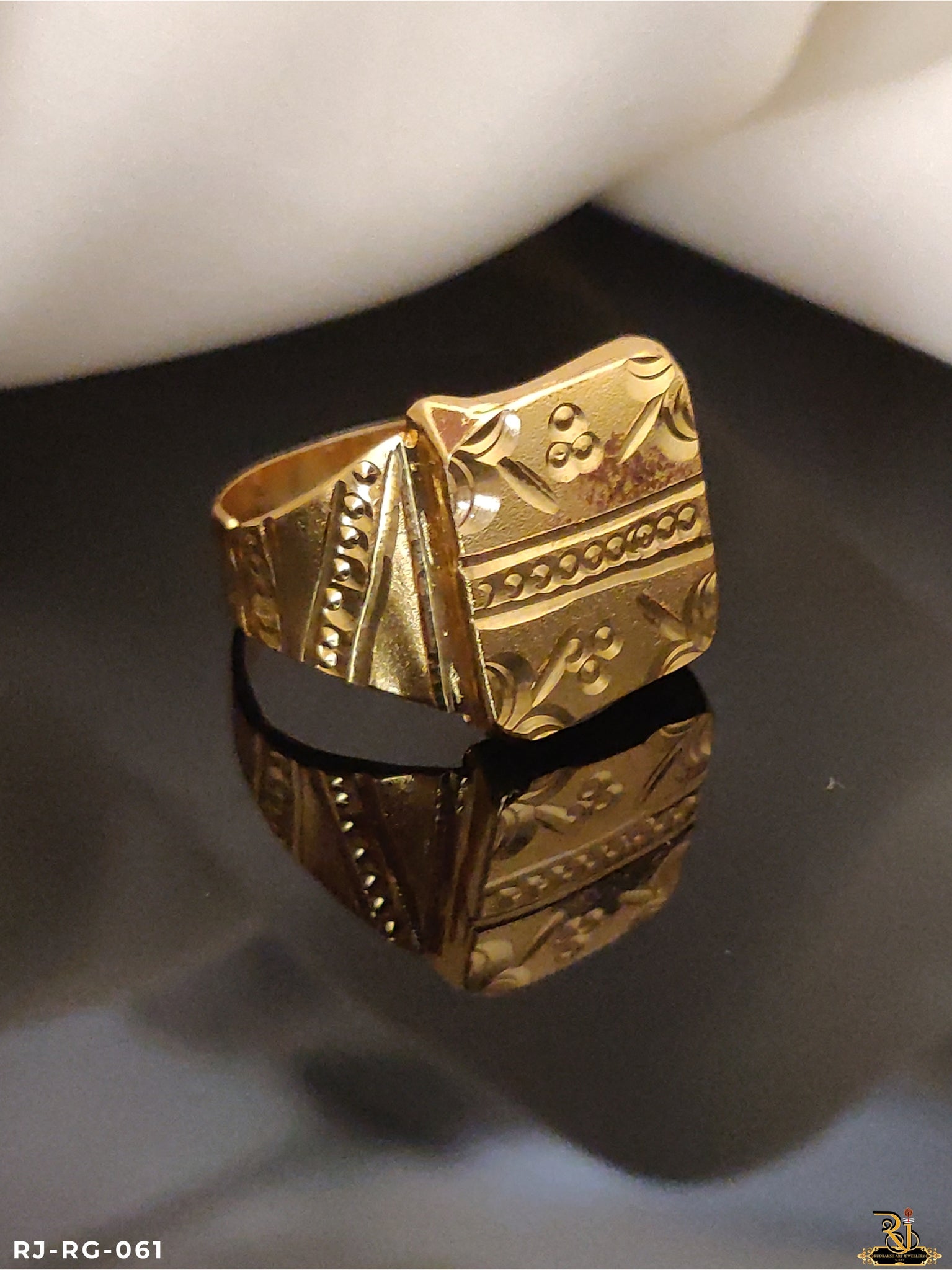 Gold Design Men’s Fashion Ring RG-061