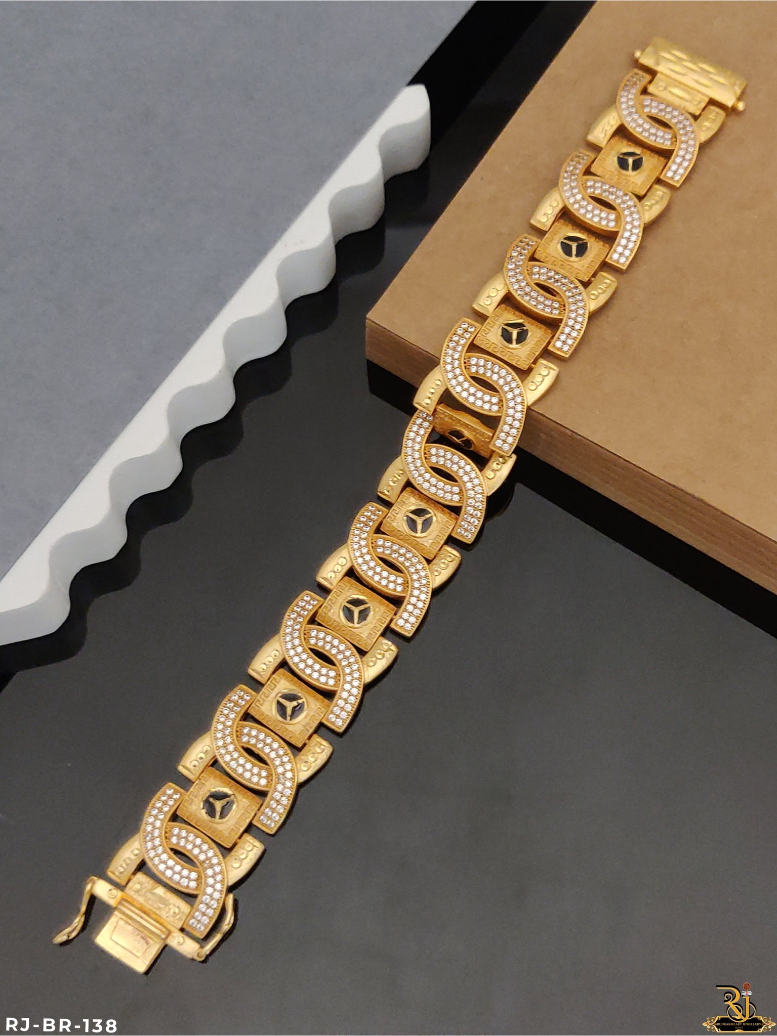 Cartier Design gold Plated Men’s Fashion Bracelet BR-138