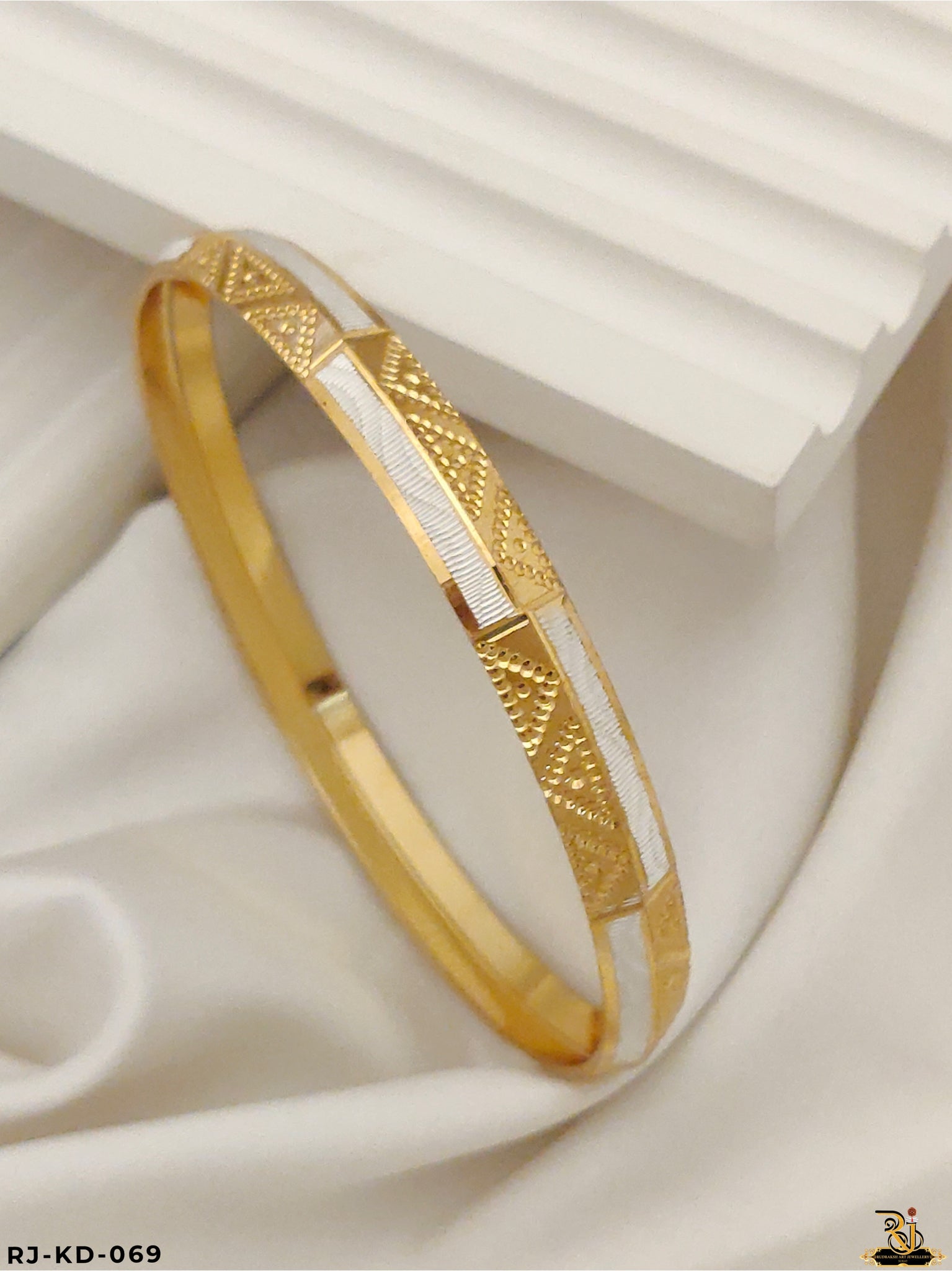 Mesmerizing Triangular Design Dual Tone CNC Kada For Men's-KD-069