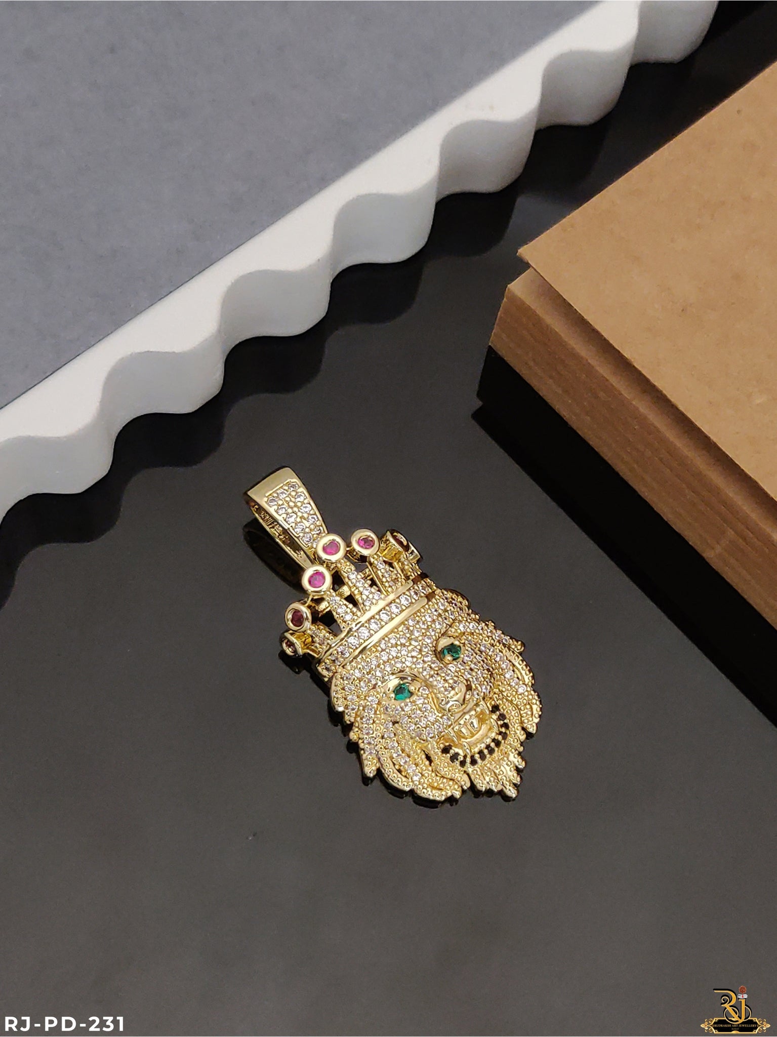 Exclusive the lion 🦁 King Hiphop Men’s Fashion Pendant PD-231