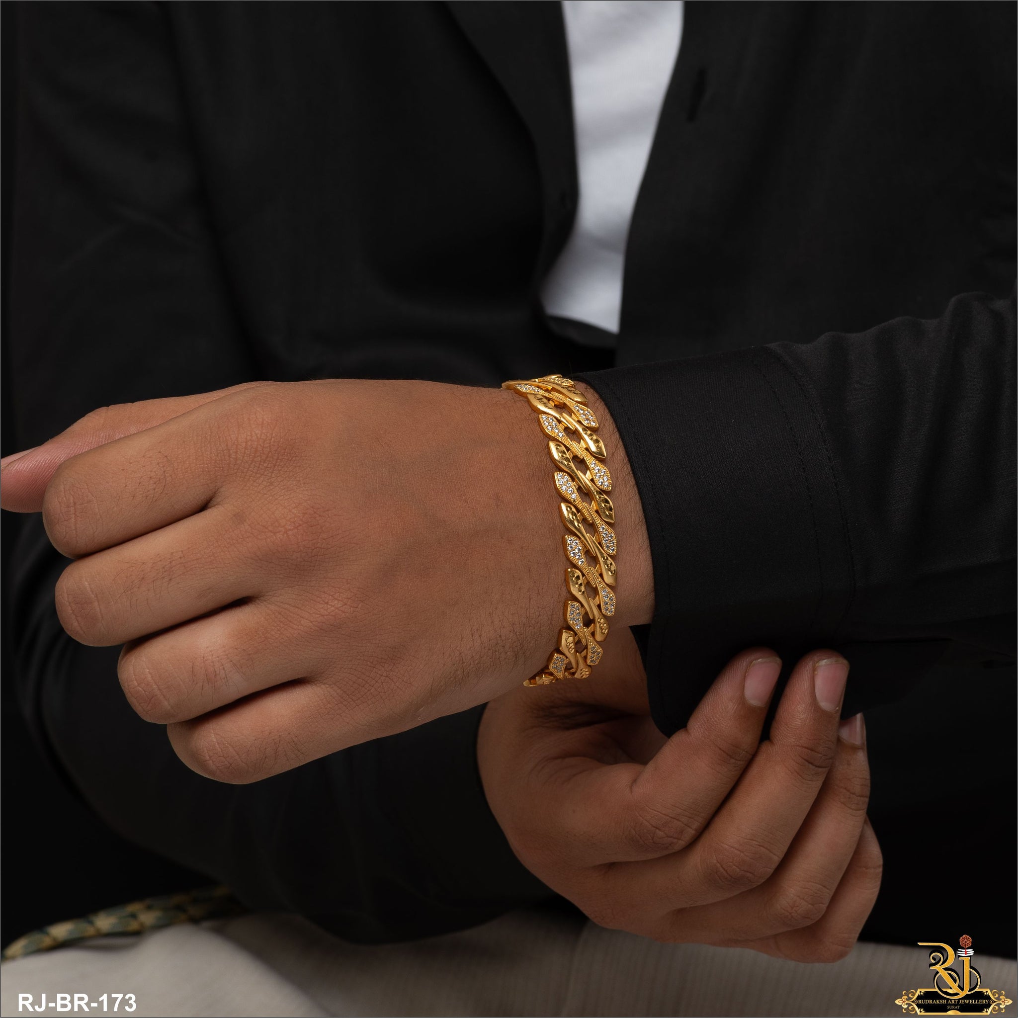 Excellent Design Excellent Design Gold Lookomg Diamond Bracelet for Men  BR-173