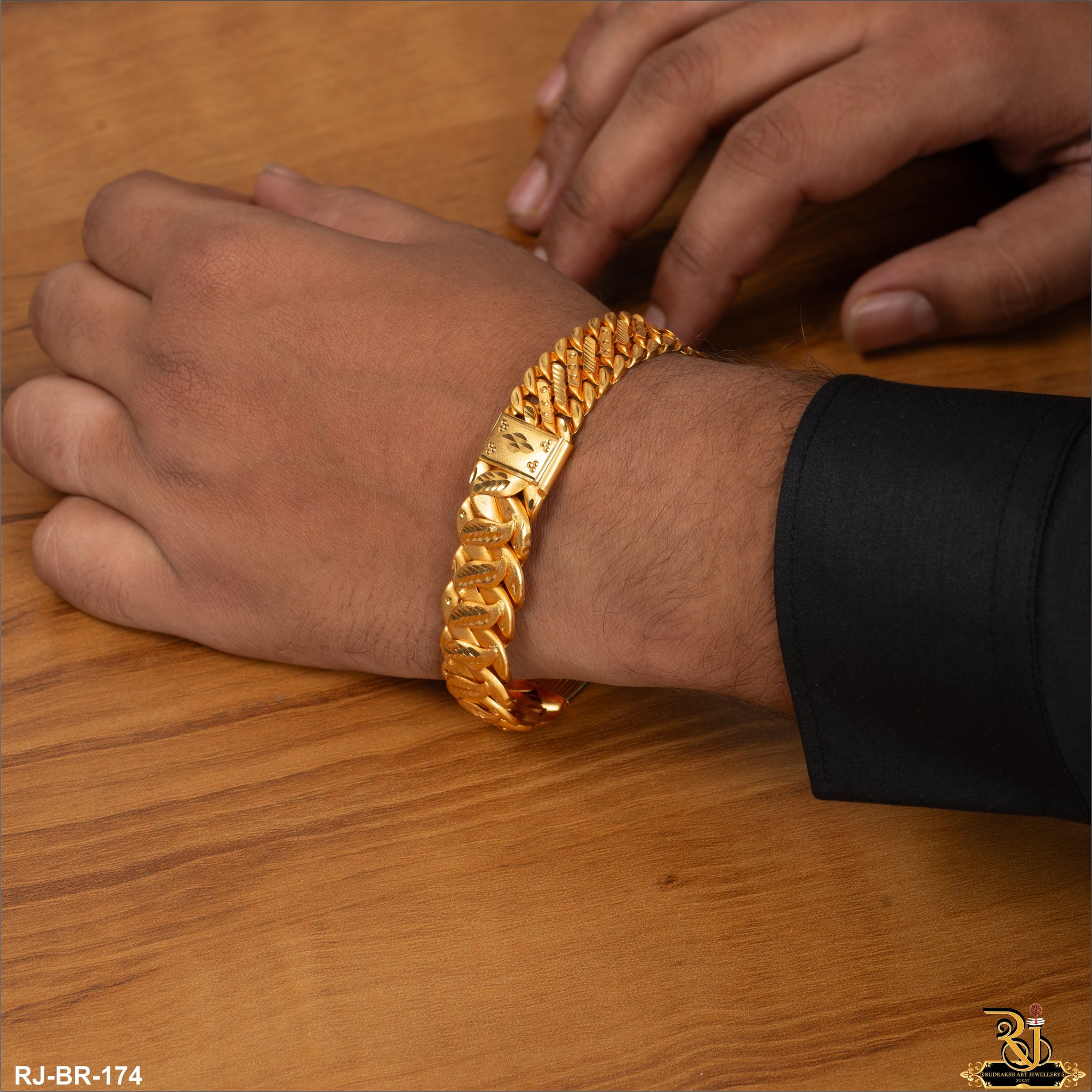 Pokal Distinctive Design Best Quality Gold Plated Men's Braclets BR-174