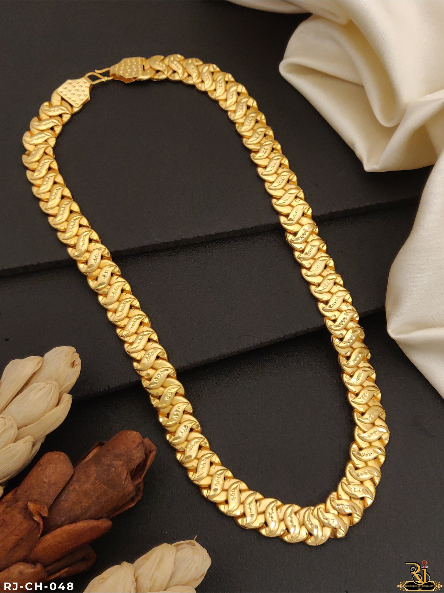 Claasical Pokal Men’s Style Design Gold Pleted Chain CH-048