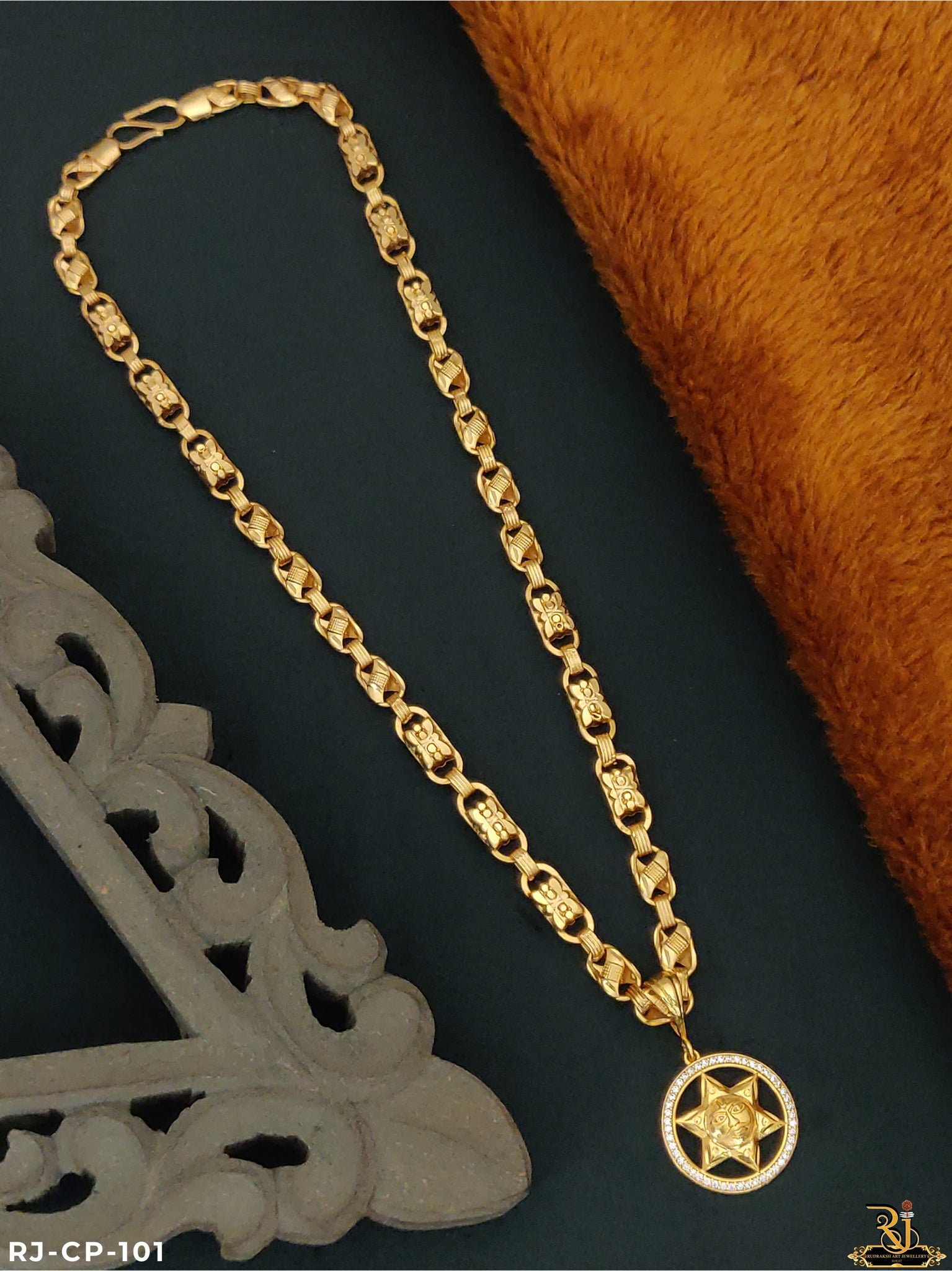 Gold on sale fashion chain