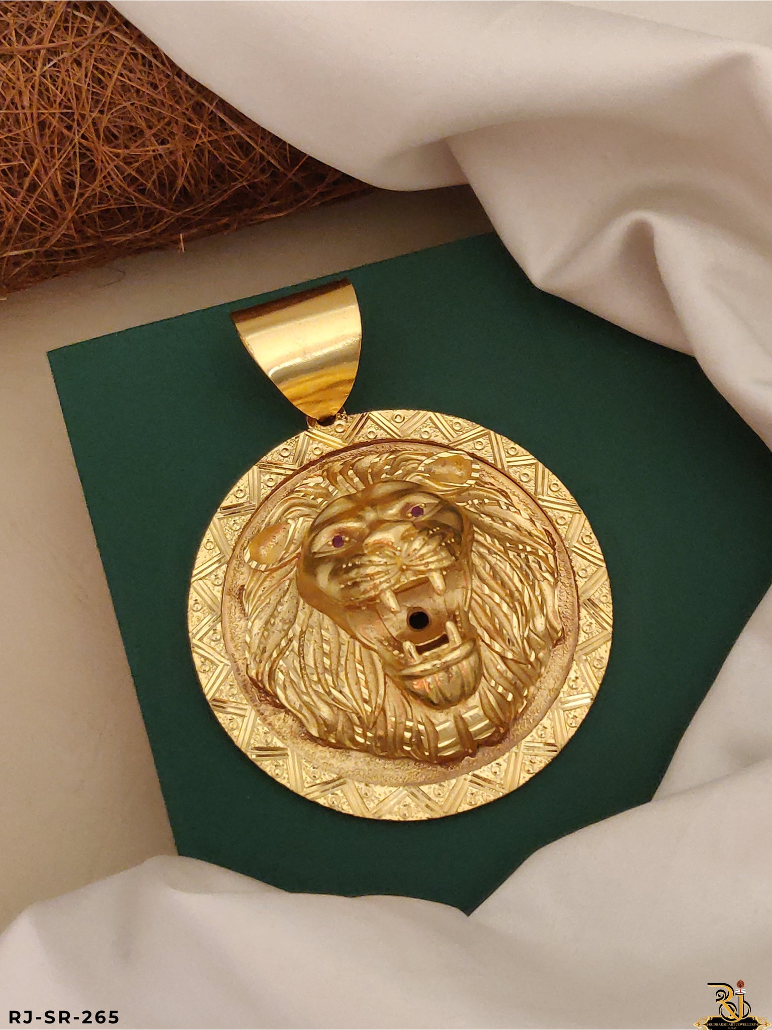 Superior and Luxurious Big Lion Pendant For Men's-PD-265