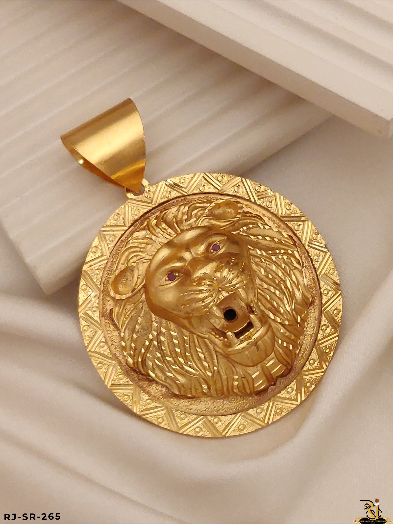 Superior and Luxurious Big Lion Pendant For Men's-PD-265
