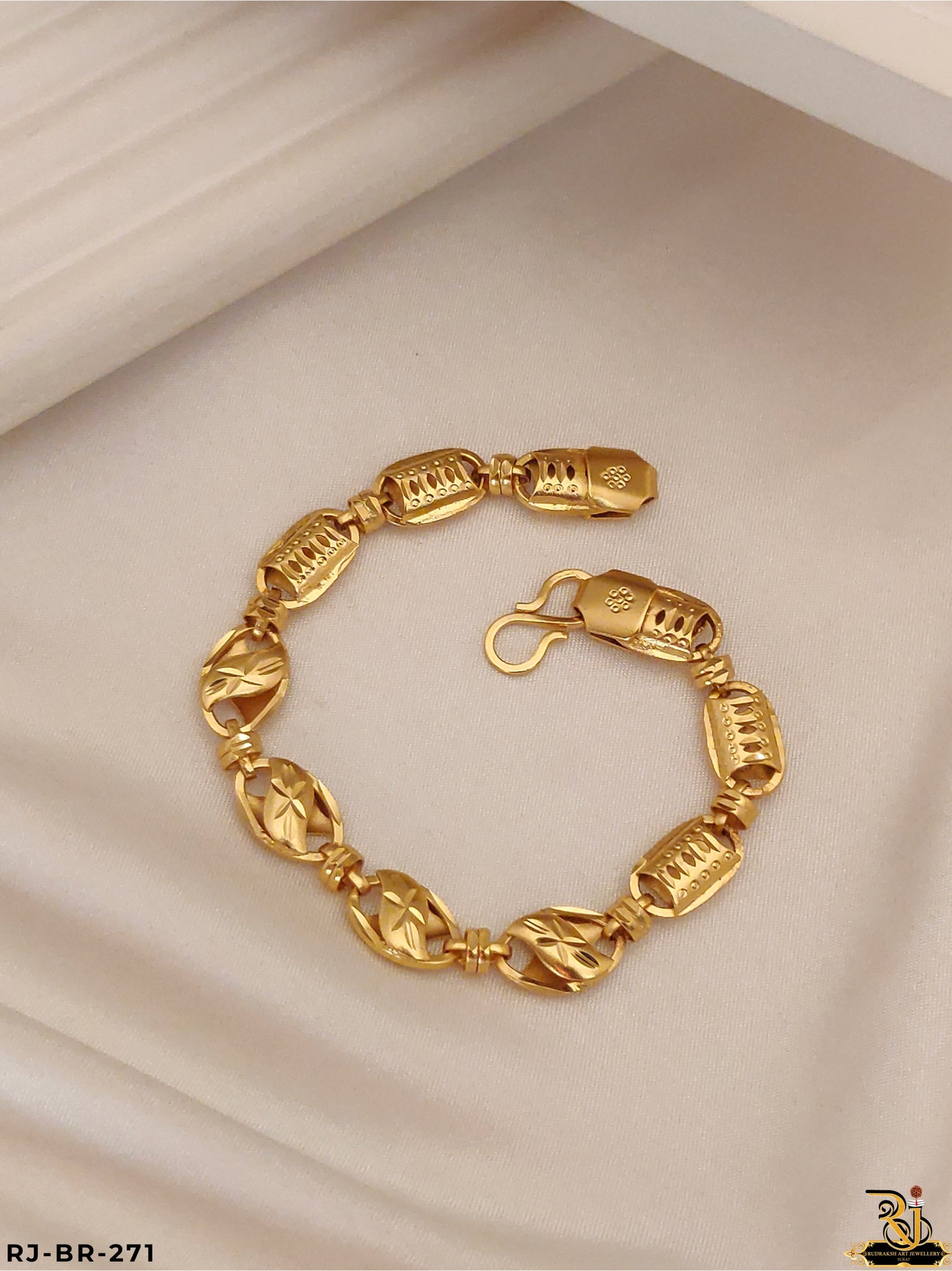 Everyday Glowing Leaf Design Gold Plated Bracelet For Men's-BR-271