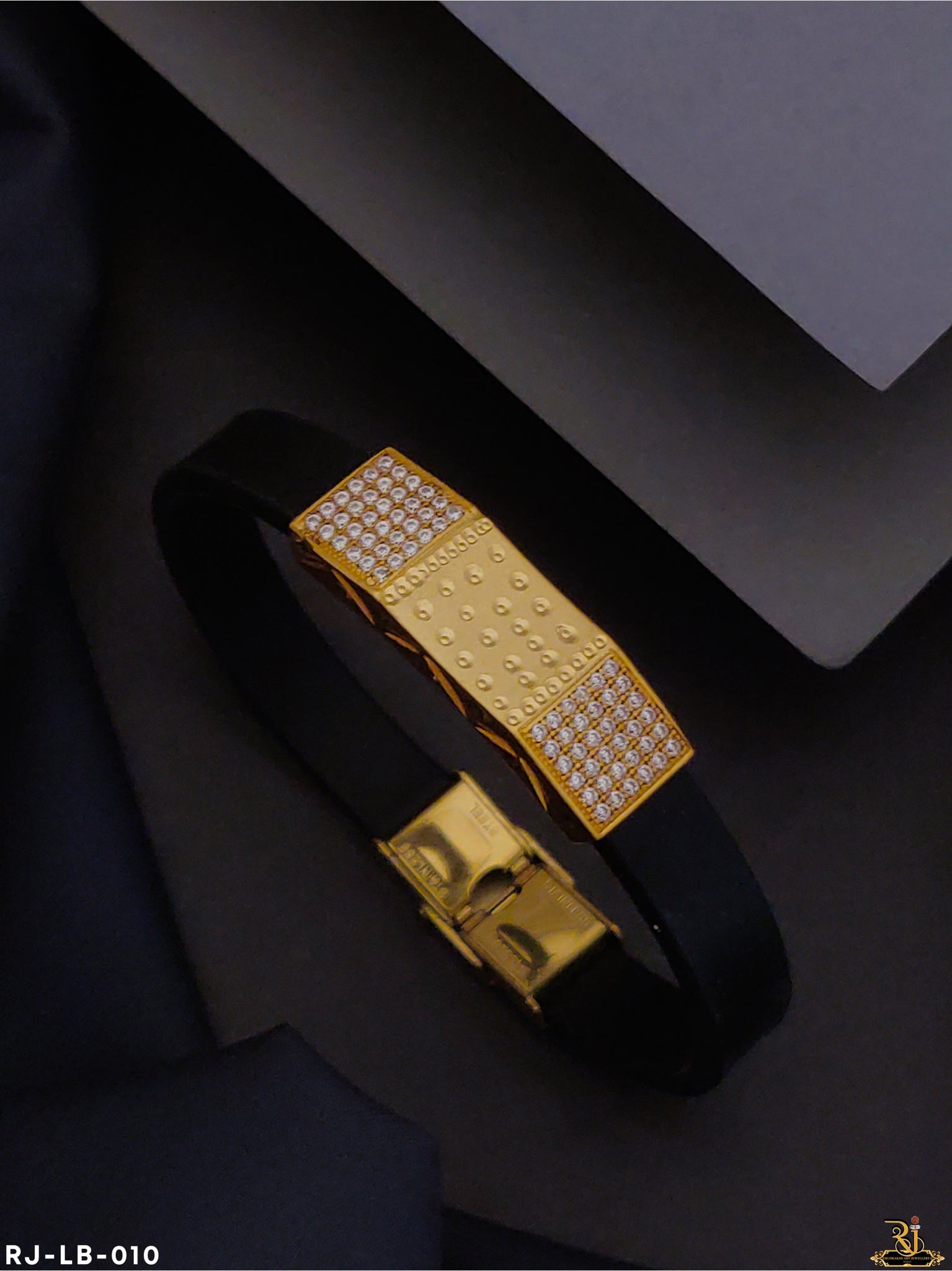Buy Ram Dotted Pattern Silicon Belt Men's Gold Bracelet Online - Brantashop