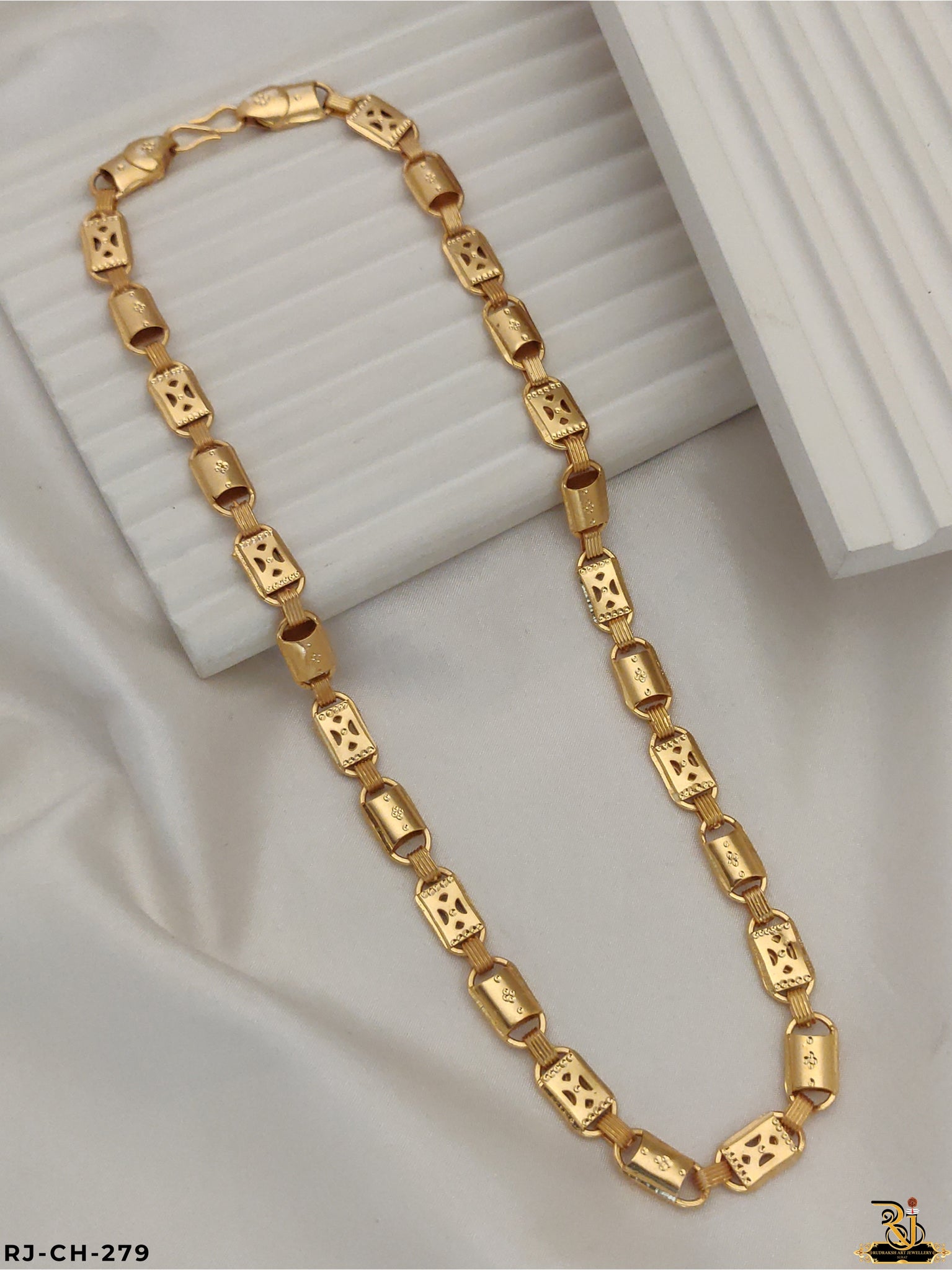 The Gentleman’s Sleek & Strong Koyli with Biscuit design Chain for Men-CH-279