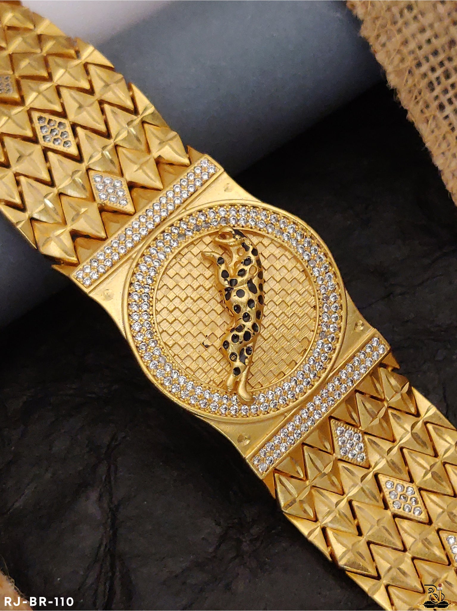 Dacing Look Jaguar Diamond Bracelet Men's Fashion BR-110