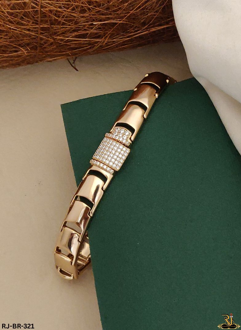 Men's Bold Finishing Analogue Gold Plated Bracelet-BR-321