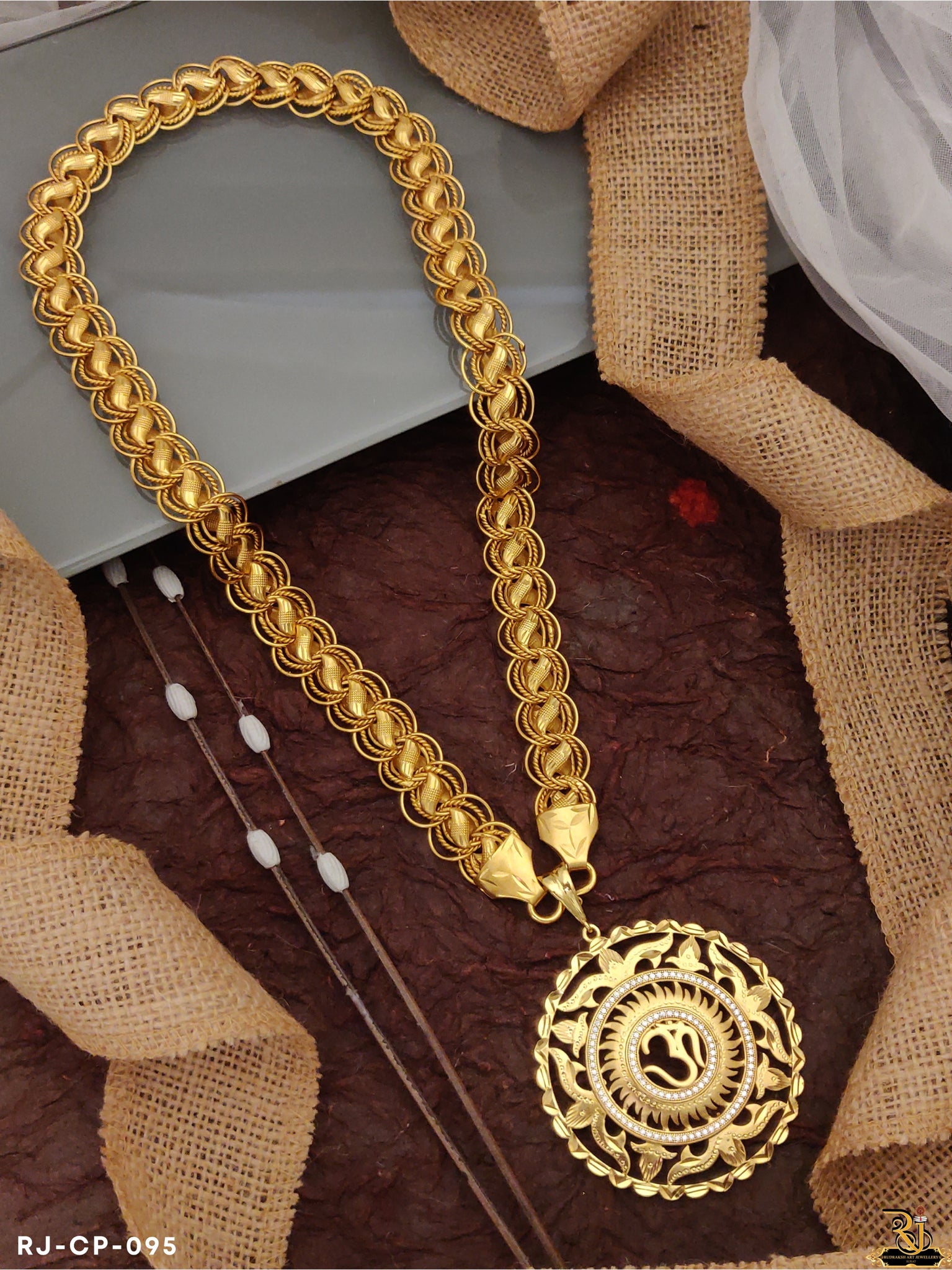 Claasical Rajwadi Lotus Chain with Round Design Om Pendant CP-095