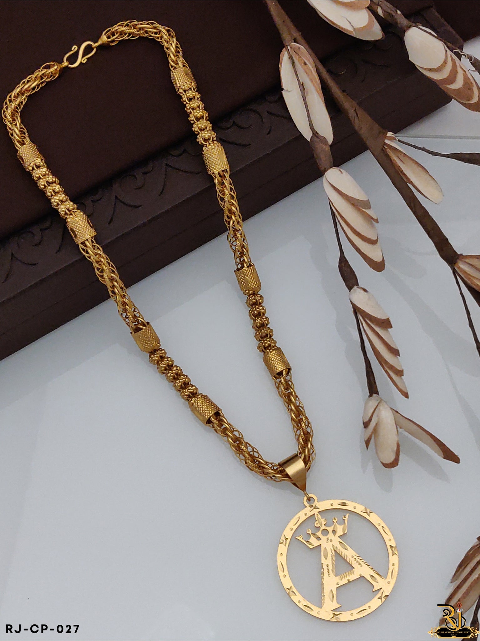 Dazzling Handmade Chain with A King Pendant CP-027