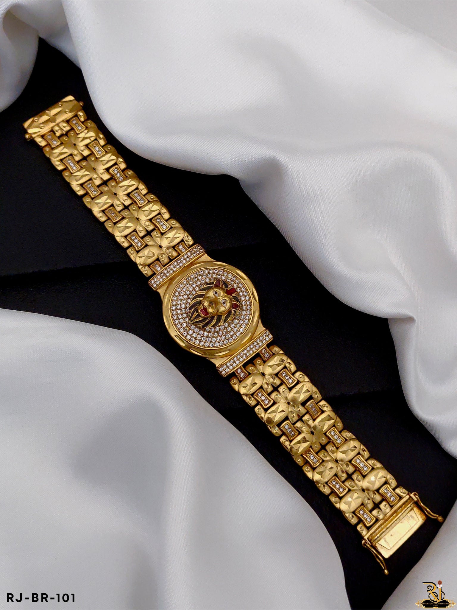 Spiritual Gold Pleted Lion Face Mens Fashion bracelets (BR-101)