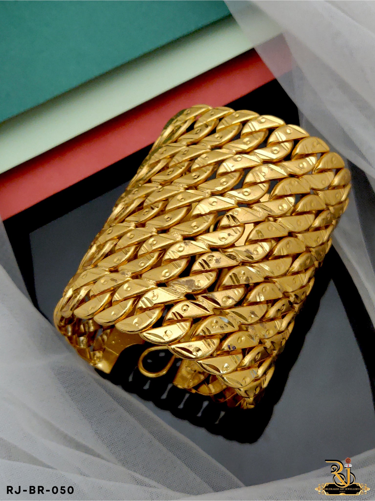Large Heavy Gold Oblong Chain Bracelet – S. Bell Designs