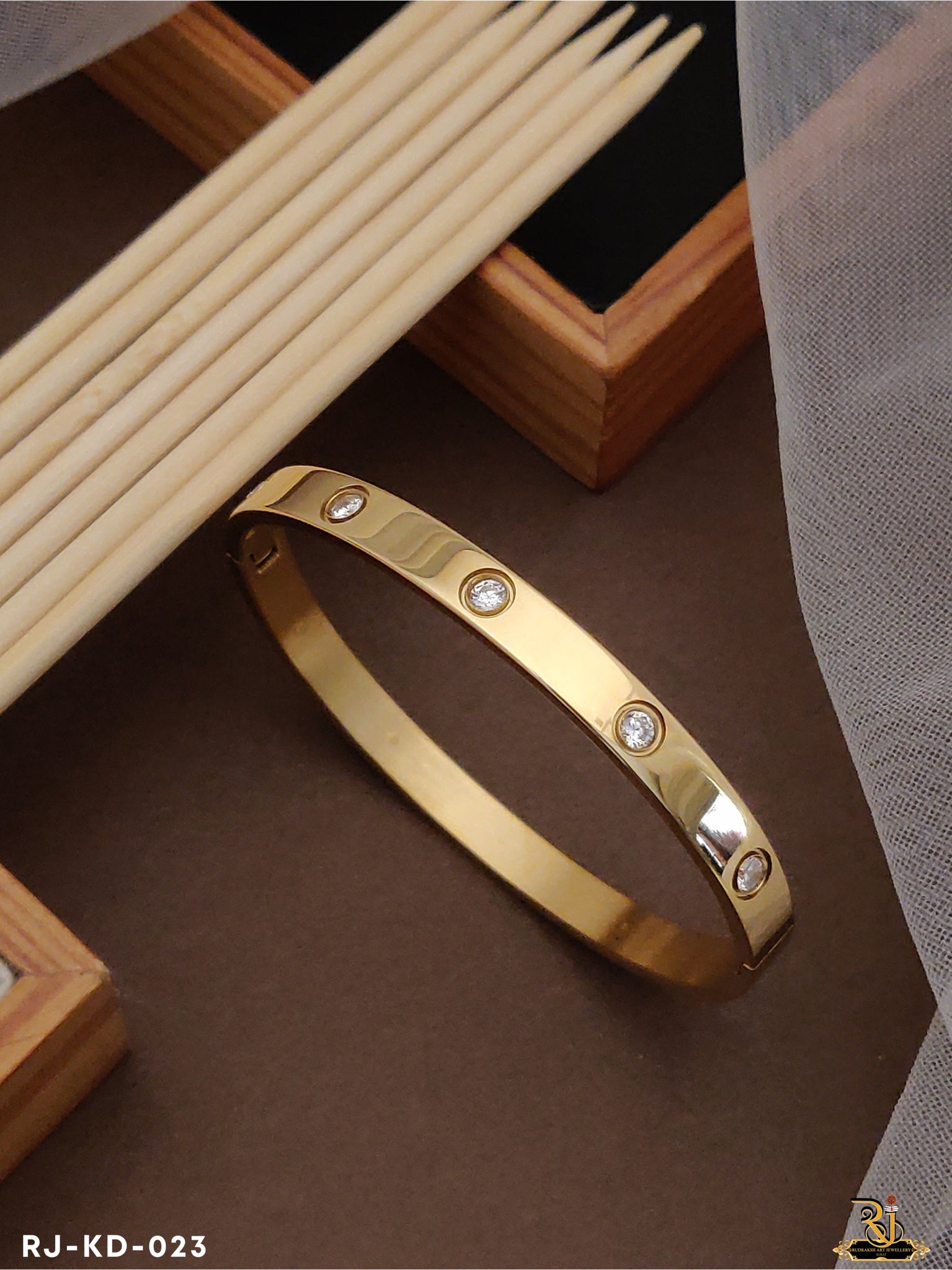 Superior Gold Plated Diamond Kada-09 for Men KD-023 – Rudraksh Art