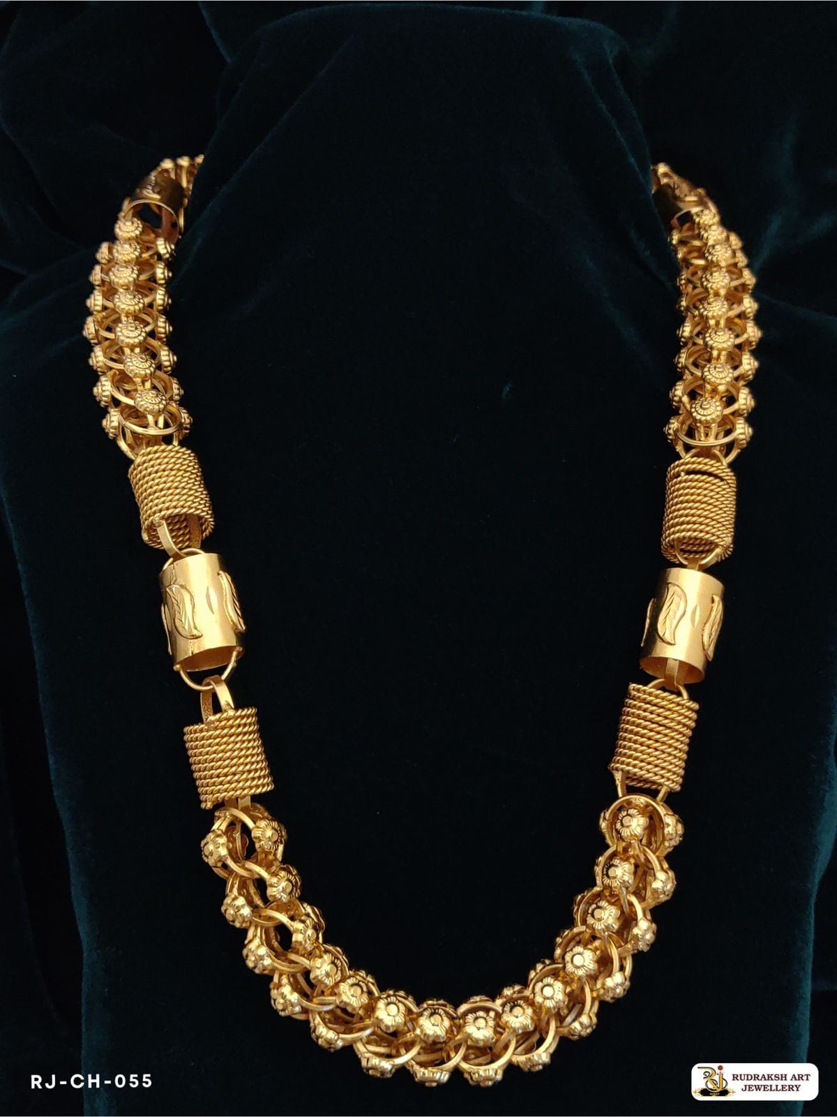 Rajwadi 4 Cape with Spring Chain for Men Rudraksh Art Jewellery