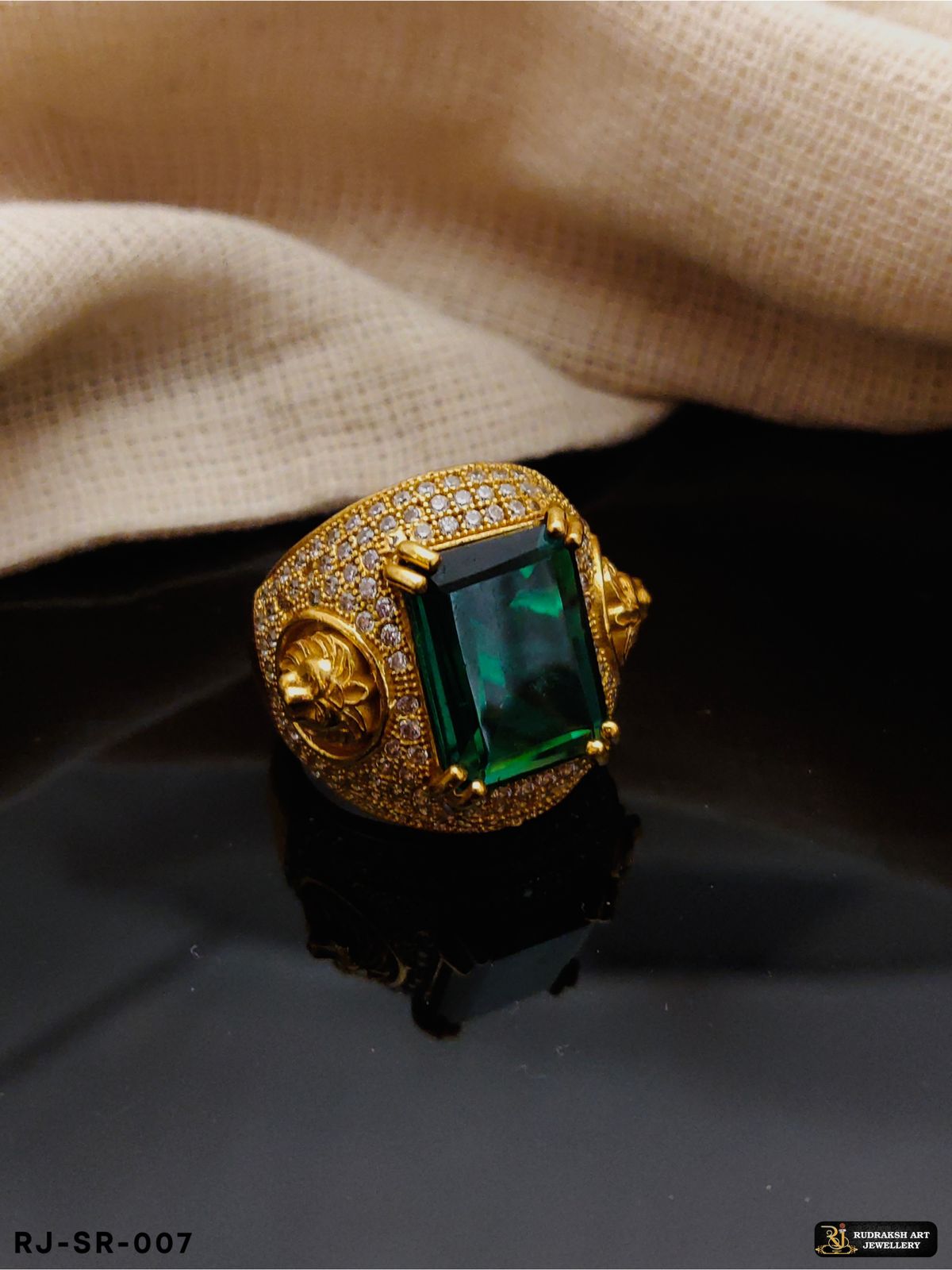 Exclusive Green Stone Streamlined Design Superior Quality Ring SR - 007