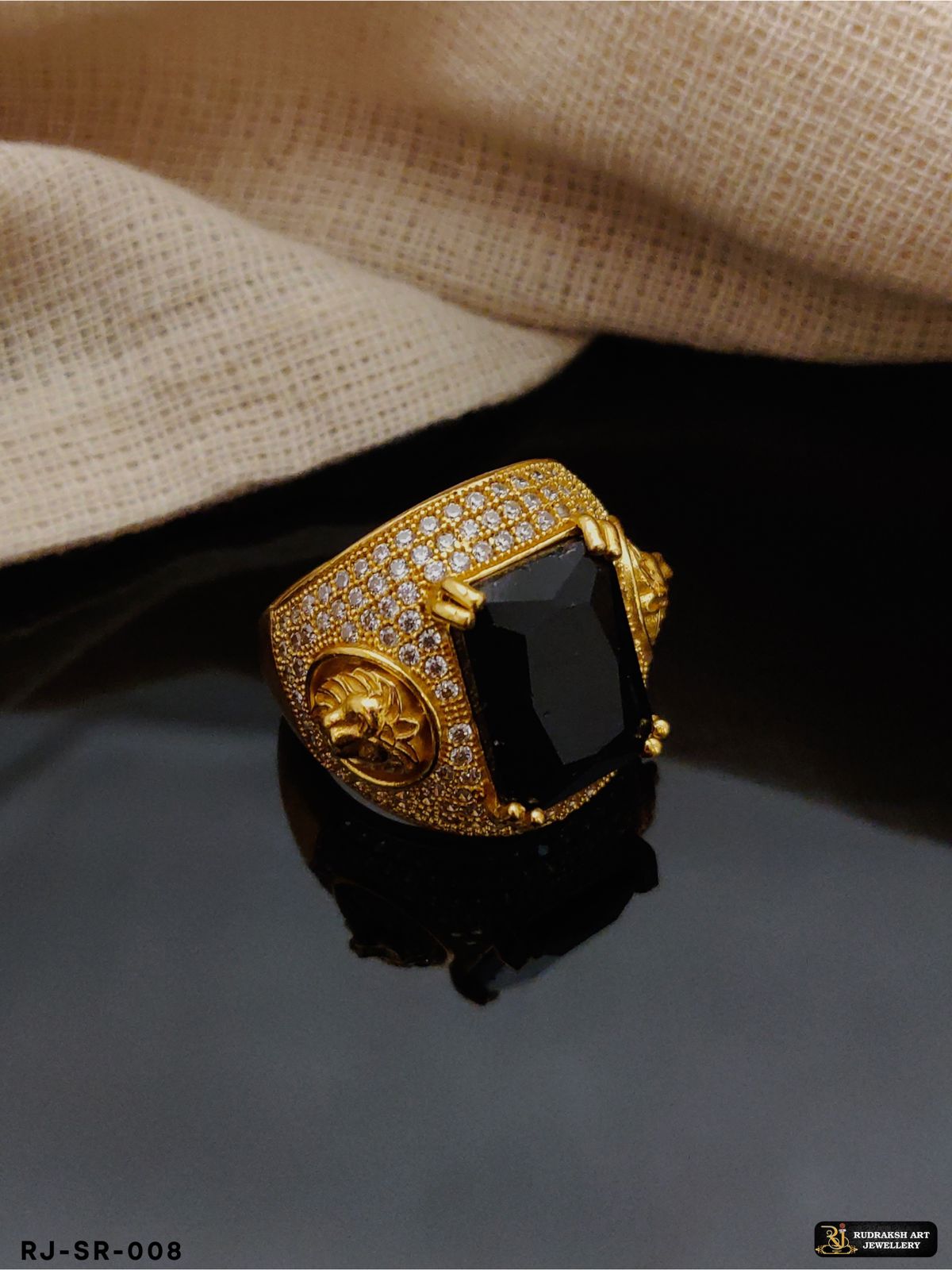 Exclusive Black Stone Streamlined Design Superior Quality Ring SR-008